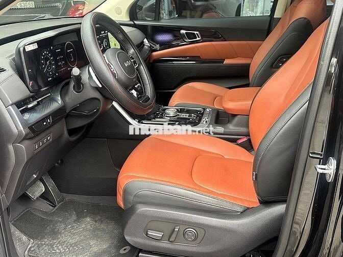 Kia Carnival Signature Đen 40000 km