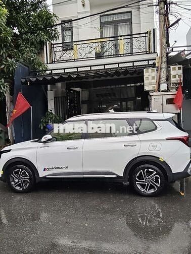 KIA Carens 2025 LUXURY 8000KM Trắng