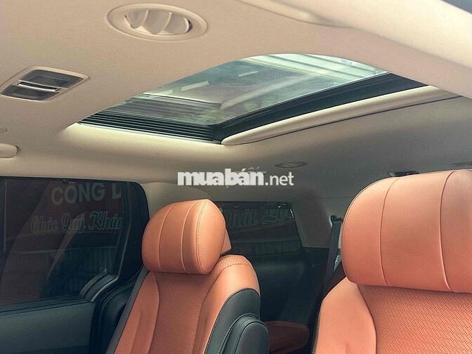 Kia Carnival Signature Đen 40000 km