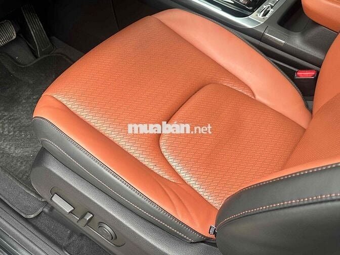 Kia Carnival Signature Đen 40000 km