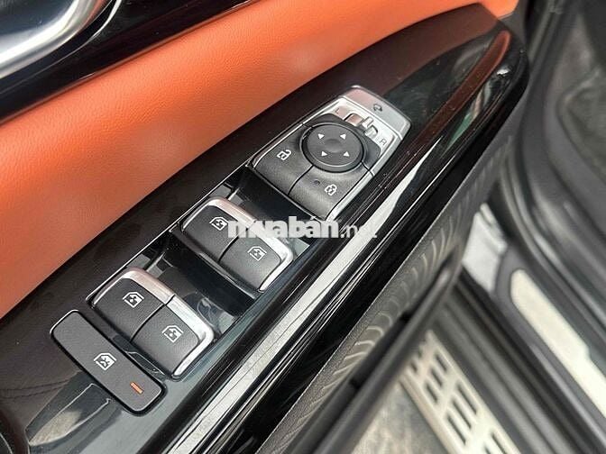 Kia Carnival Signature Đen 40000 km