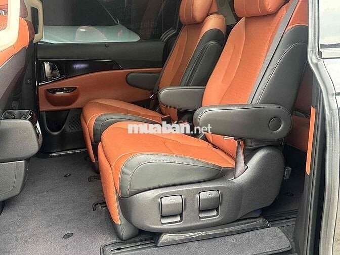 Kia Carnival Signature Đen 40000 km