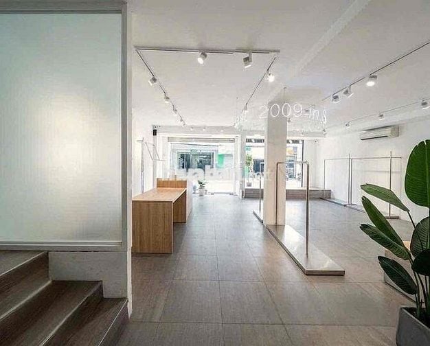 CHO THUÊ CĂN GÓC 2 MT HUỲNH VĂN BÁNH