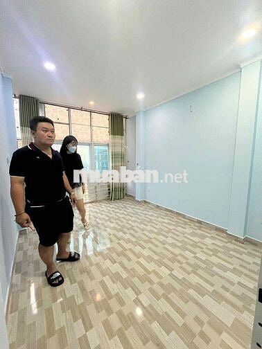 Pass hợp đồng thuê nhà nguyên căn 3PN, 3WC, quận 1