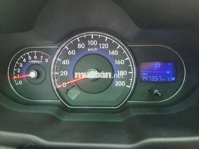 Hyundai i10 2011 AT giá 115 triệu