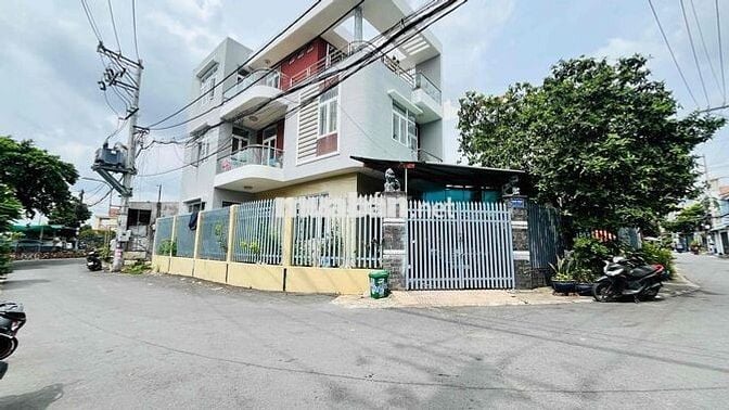 Nhà Góc Hai Mặt Tiền Linh Xuân Thủ Đức ! Sat  ĐHQG
