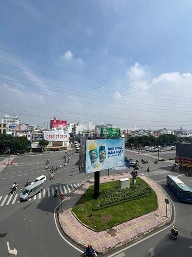Cho thuê mặt bằng Lê Quang Định - Phạm Văn Đồng (1 trệt +3 lầu: 133m2)