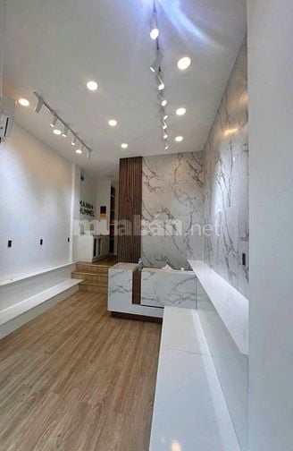 Cho thuê mặt bằng Lê Quang Định - Phạm Văn Đồng (1 trệt +3 lầu: 133m2)