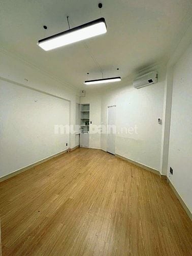 Cho thuê mặt bằng Lê Quang Định - Phạm Văn Đồng (1 trệt +3 lầu: 133m2)