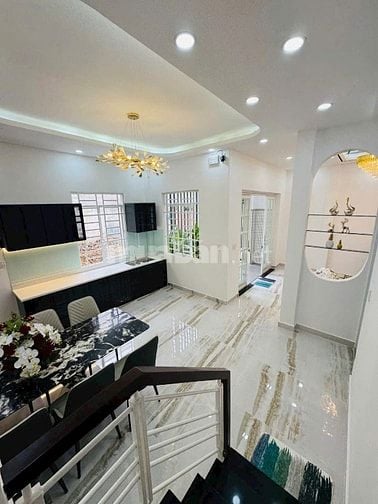 MẶT TIỀN THỤT ÂU DƯƠNG LÂN QUẬN 8 SÁT Q1, DT 48M2 4 TẦNG MỚI KENG