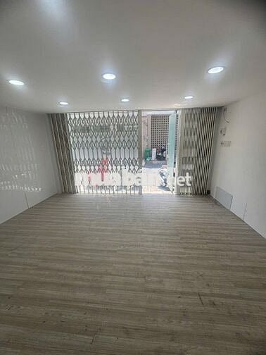 Cho thuê nhà MT Hồ Hảo Hớn,P Cầu Ông Lãnh, Q1. 5x5m Tr+L+2wc, sàn suốt