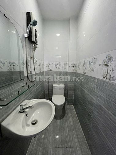 Nhà 1/ hẻm thẳng 3,2m gần MT Trần Phú.3,6mx7,5m.Nhà 3 tầng.Giá 4.95 tỷ