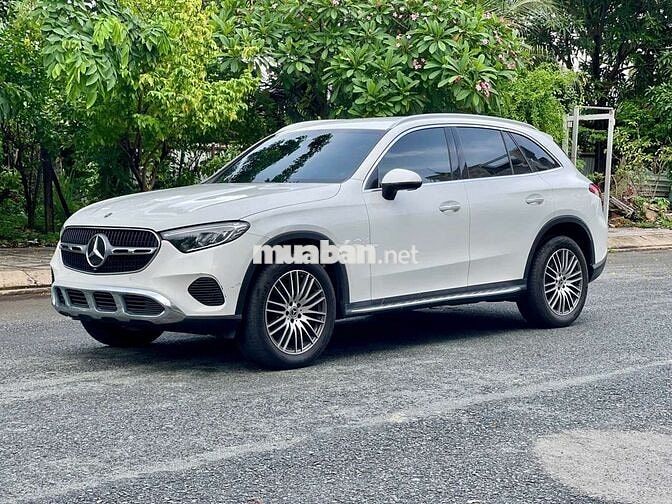 Mercedes GLC 200 4MATIC 2023 Trắng Nâu siêu lướt.