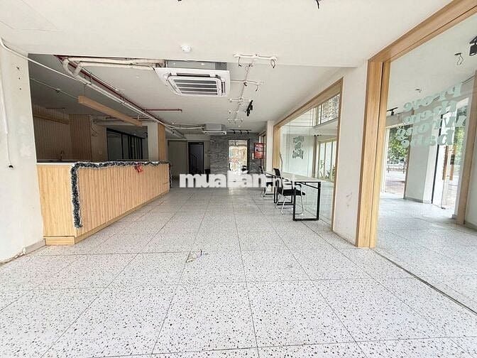 Cho thuê MB góc Hoàng Sa,Tân Định, Q1 170m2 sàn - 45tr lối đi riêng