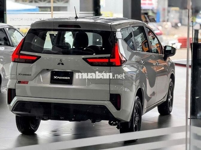 Mitsubishi Xpander AT ECO Trắng