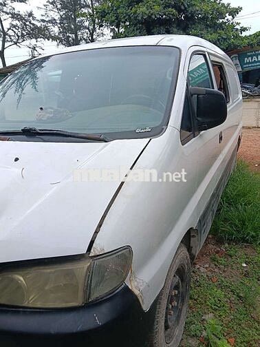 Hyundai Starex Trắng