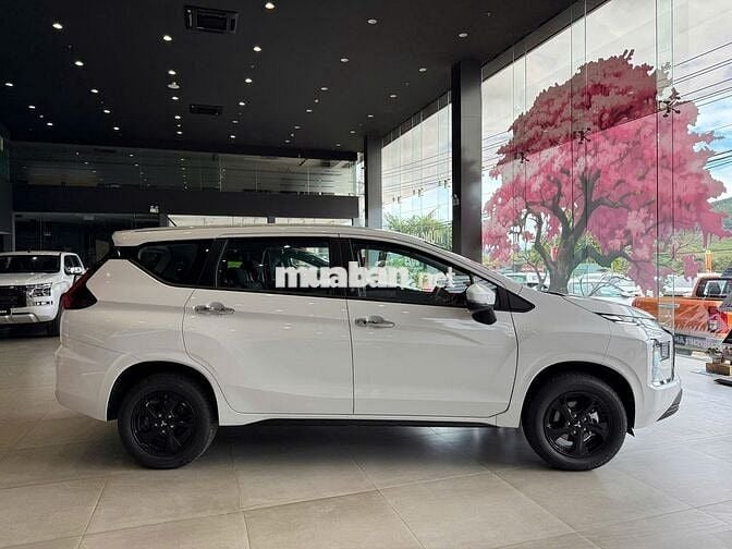 Mitsubishi Xpander AT ECO Trắng