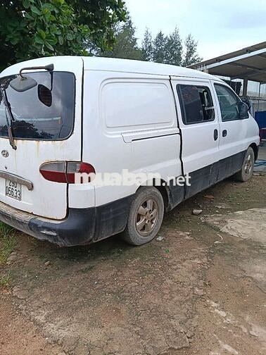 Hyundai Starex Trắng
