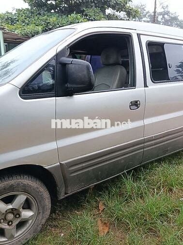 Hyundai Starex Trắng
