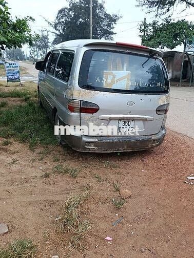 Hyundai Starex Trắng