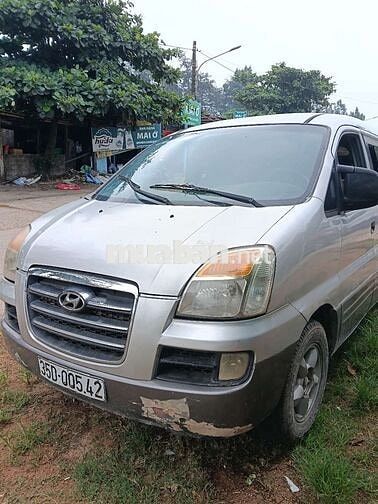 Hyundai Starex Trắng