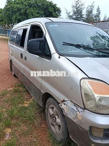 Hyundai Starex Trắng