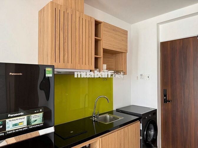 Cho thuê căn hộ 35m2, có ban công, cách biển 5 phút đi bộ