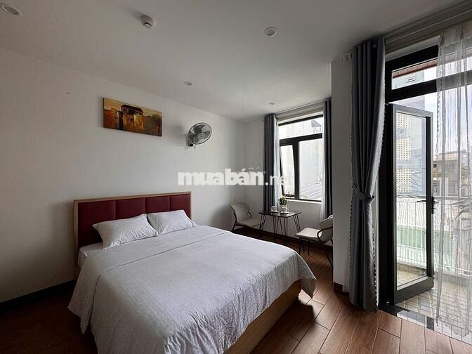 Cho thuê căn hộ 35m2, có ban công, cách biển 5 phút đi bộ
