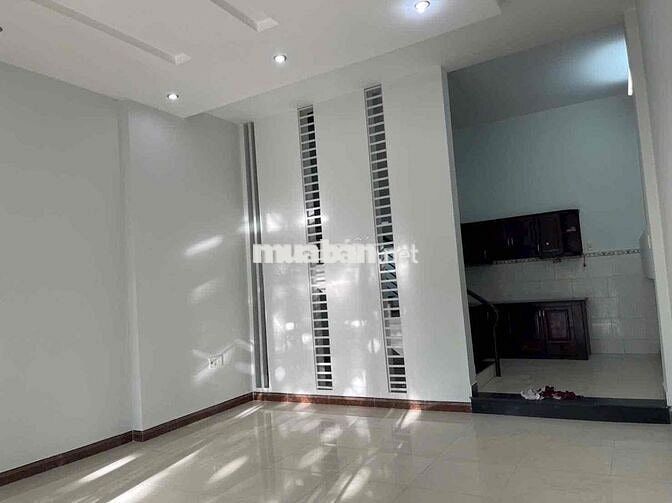 Cho thuê nhà mặt tiền kênh Tham lương phường 15 Quận Tân Bình