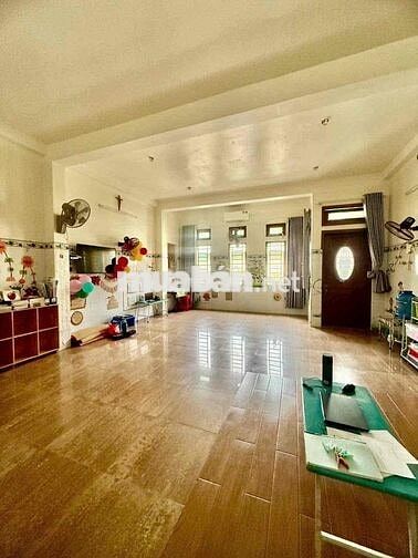 Nhà 5 tầng 6x20m , chính chủ gả nhanh