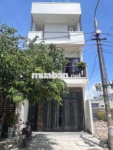CHO THUÊ CĂN HỘ MỚI XÂY, KHU FPT FULL NỘI THẤT