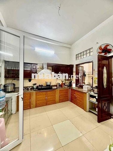 Nhà 5 tầng 6x20m , chính chủ gả nhanh
