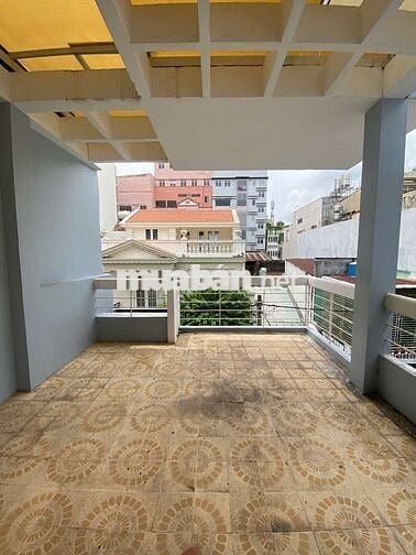 Cho thuê nhà hẻm xe hơi Nguyễn Trọng Tuyển - 4x18m- 2 Lầu