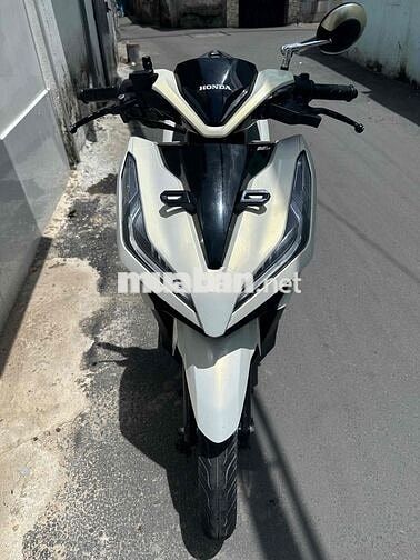 🛵🛵🛵Honda Vario 2022 Trắng bstp chính chủ