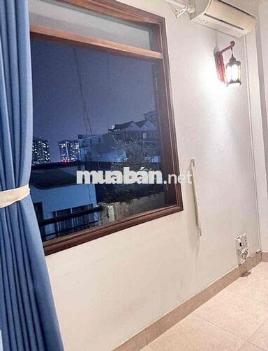 Bán gấp nhà: 6,8x22,3 lầu mặt tiền hẻm xe tải đường Nguyễn Thị Thập,Q7