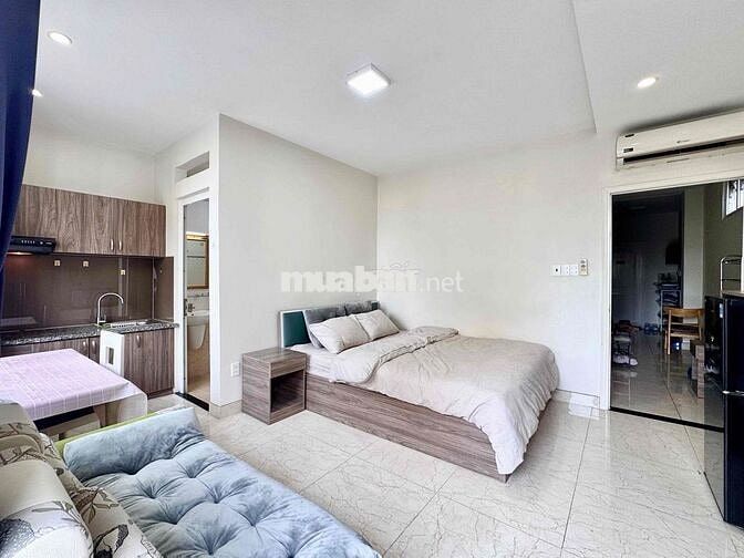 Căn hộ mới khai trương full nội thất ban công lớn khu ngã 4 Phú Nhuận