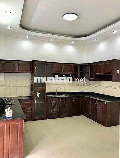 Bán gấp nhà: 6,8x22,3 lầu mặt tiền hẻm xe tải đường Nguyễn Thị Thập,Q7