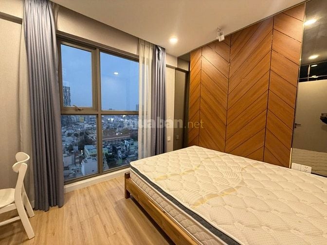 Căn 2PN tầng cao Nguyên Hồng 54m2 có nội thất 2,2tỷ có sổ hồng vay 70%