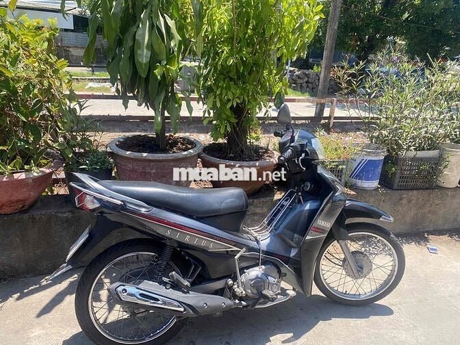 Yamaha Sirius Đen