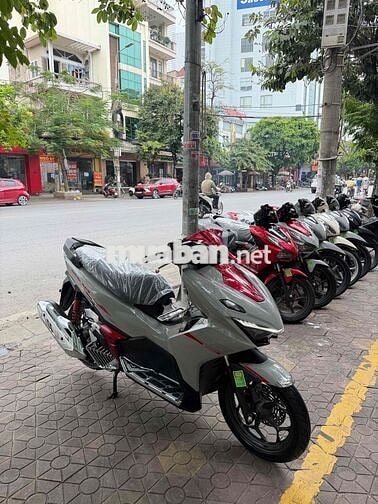 Honda Air Blade 125 Thể Thao ABS 2026 Xám đỏ