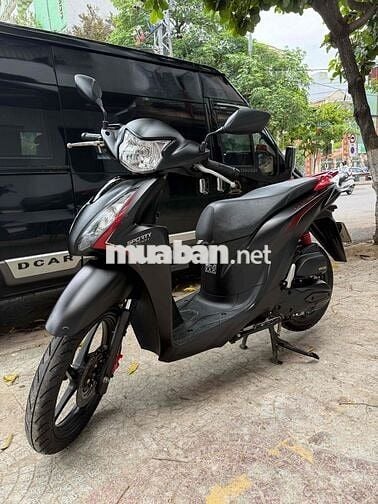 Vision 2024 bản Thể thao Đen nhám khoá ga 5000km