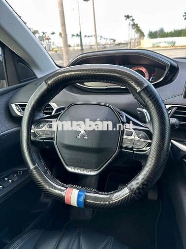 Peugeot 3008 Bản full 2018 68000 km Đen