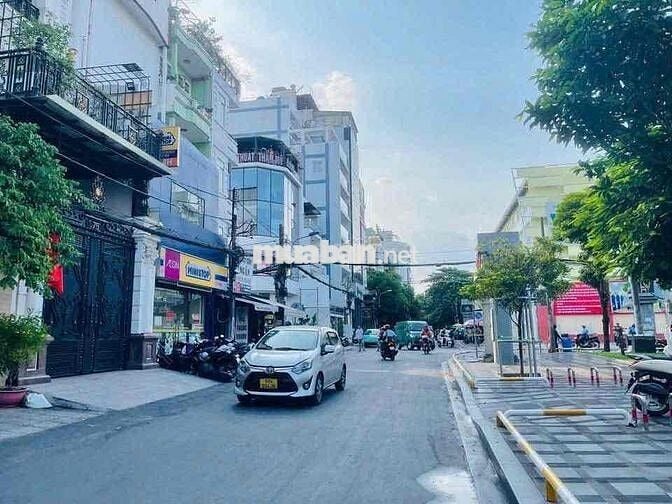 khu sầm uất Q10 kết cấu đẹp nhà giá tốt