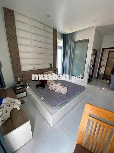 Nhà Mới Đẹp, Thông thoáng, trệt lửng 3 lầu sân thượng, nhà căn góc