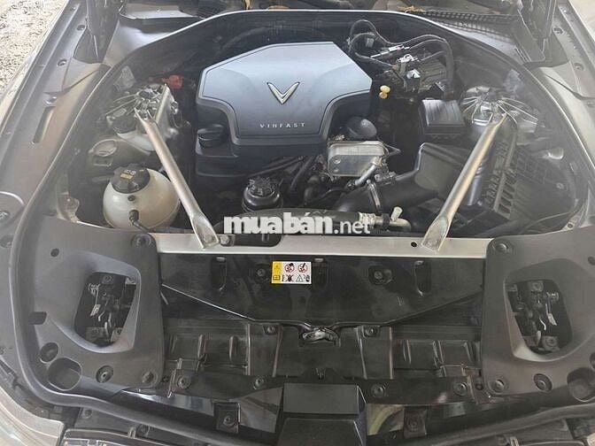 VinFast Lux A2.0 Plus 2022 Bạc