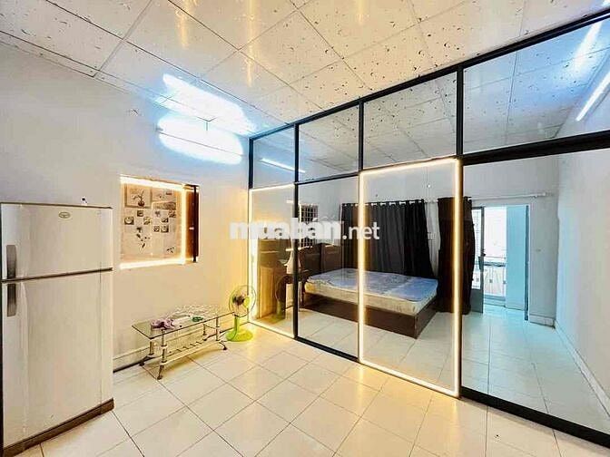 1pn rộng, ban công thoáng rộng, đầy đủ nội thất