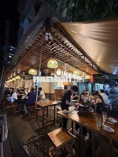 Tuyển nhân viên phục vụ q4