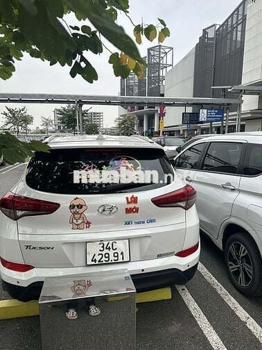 Hyundai Tucson 2.0 tiêu chuẩn 2018 Trắng 110000 km