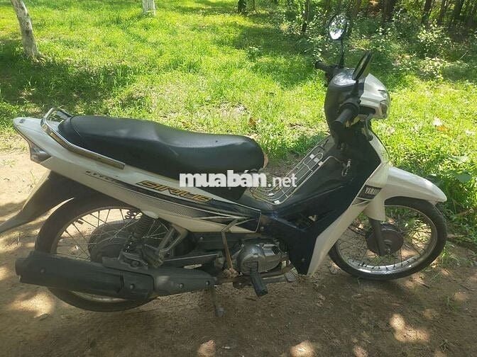Yamaha Sirius Trắng