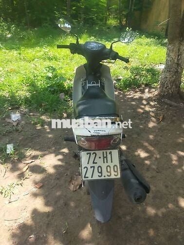 Yamaha Sirius Trắng